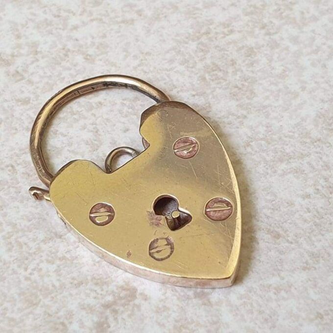Reserved – Plain Padlock in 9ct Gold