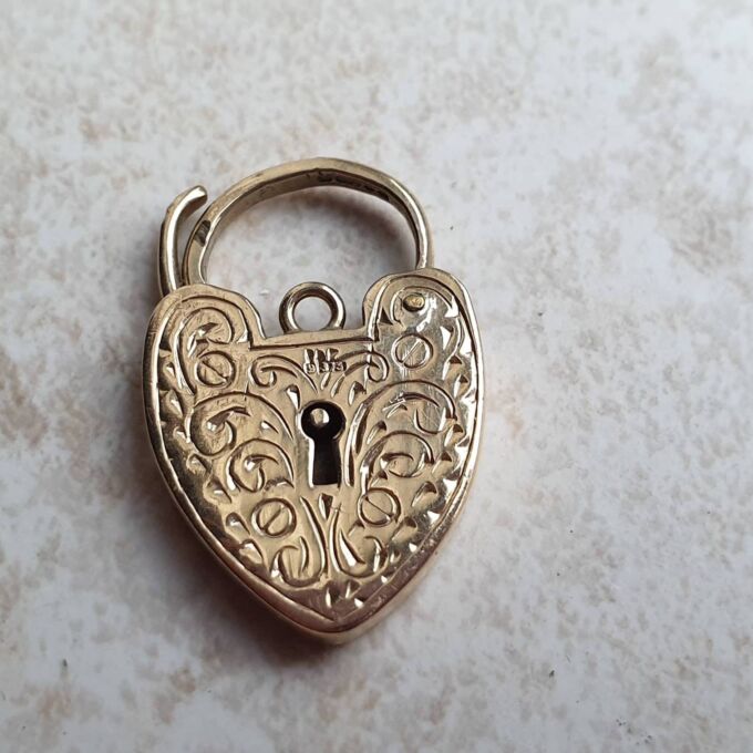 Swirl Pattern Heart Padlock in 9ct Gold