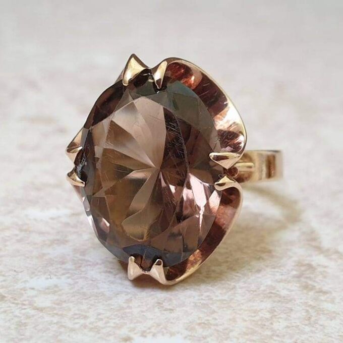 Bold Smoky Quartz Ring in 9ct Gold.