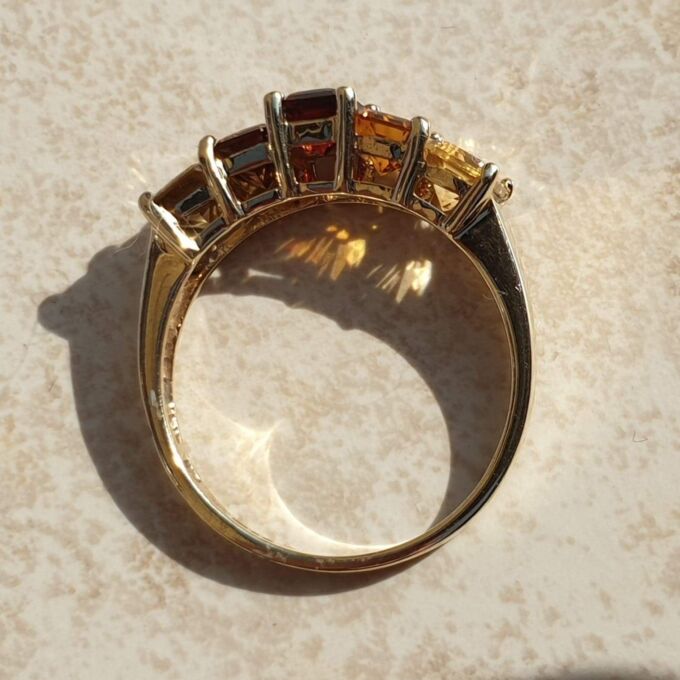 Garnet and Citrine Five Stone Ring in 9ct Gold,  a UK P 1/2 or a US 8 1/4.