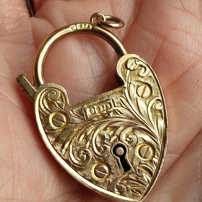 Incredibly Detailed Edwardian Heart Padlock in 9ct Gold