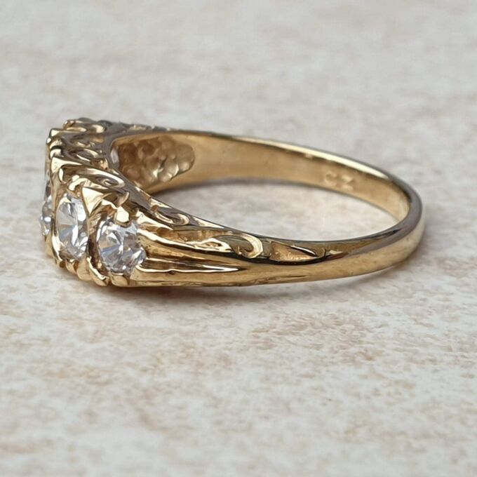 Graduating Paste Five Stone Ring in 9ct Gold,  a UK I 1/2 or a US 4 3/4.