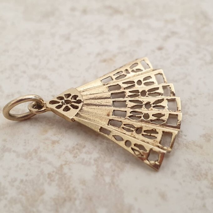 Filigree Ornate Fan Pendant Charm in 9ct Gold