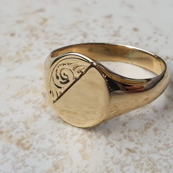 Oval Part Engraved Signet Ring in 9ct gold, a UK K 1/2 or a US 5 3/4