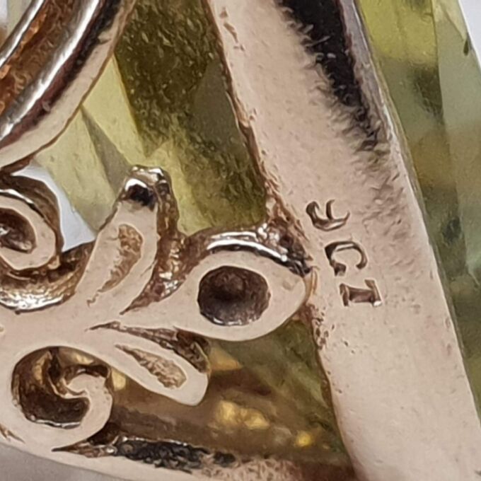 Green Paste Pendant in 9ct Gold.