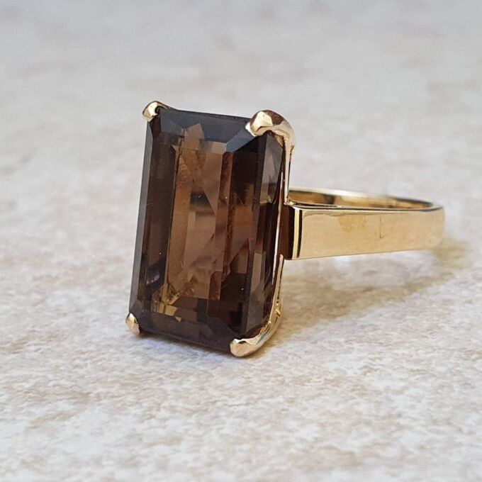 Smoky Quartz Solitaire Ring in 14ct Gold.