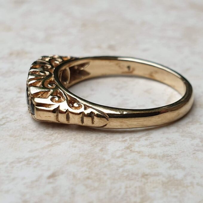 Blue Sapphire Five Stone Ring in 9ct Yellow Gold, a UK K 1/2 or a US 5 3/4.