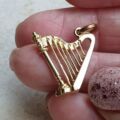 Vintage Harp Pendant in 9ct Gold.