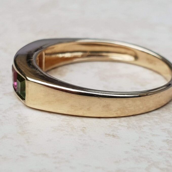 Multi Colour Tourmaline and Amethyst Ring in 9ct Gold, a UK N 1/2 or a US 7 1/4.