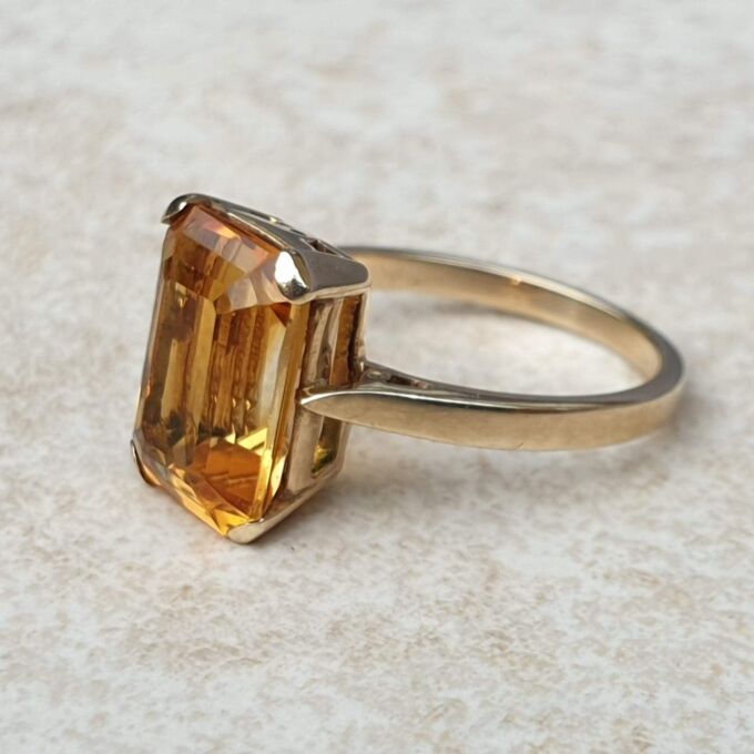 Vibrant Citrine Solitaire Ring in 9ct Gold, a UK L or a US 6.