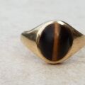 Tigers Eye Signet Ring in 9ct Gold, a UK N 1/2 or a US 7 1/4.