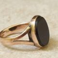 Onyx Solitaire Ring in 9ct Gold, a UK G or a US 3 1/2