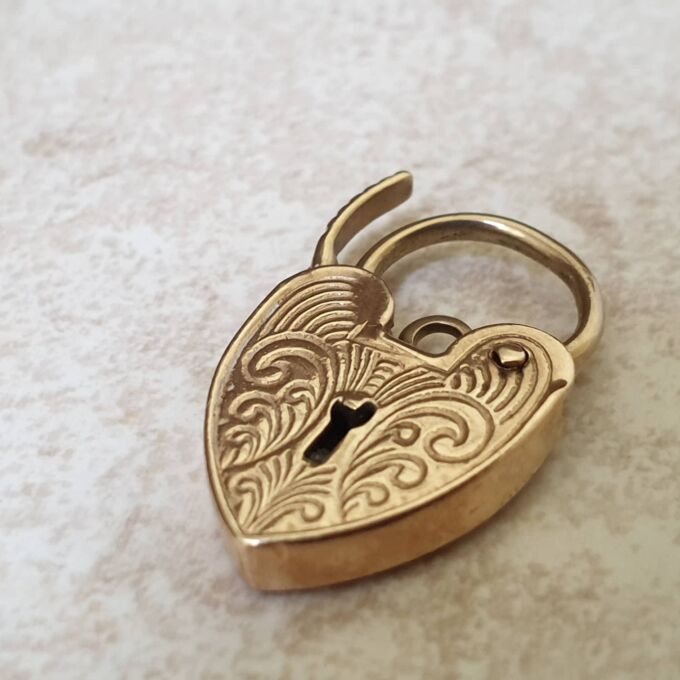 Ornate Heart Padlock Pendant in 9ct Gold