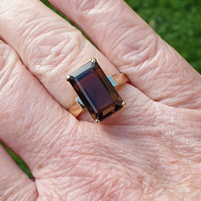 Smoky Quartz Solitaire Ring in 14ct Gold.