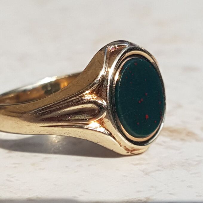 Timeless Oval Bloodstone Signet Ring in 9ct Gold, a UK K 1/2 or a US 5 3/4.