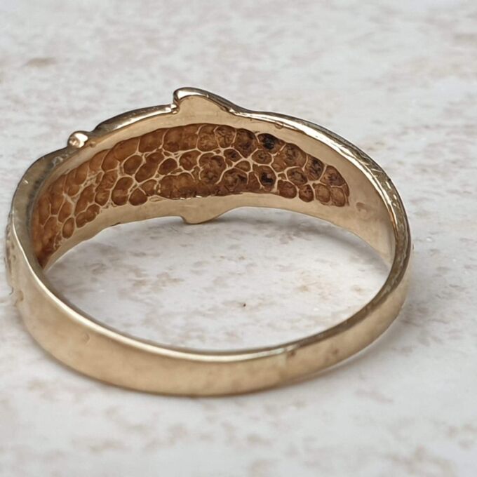 Flower Buckle Ring in 9ct Gold, a UK J 1/2 or a US 5 1/4