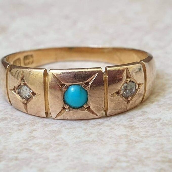 Antique Turquoise and Diamond Ring in 18ct Gold.