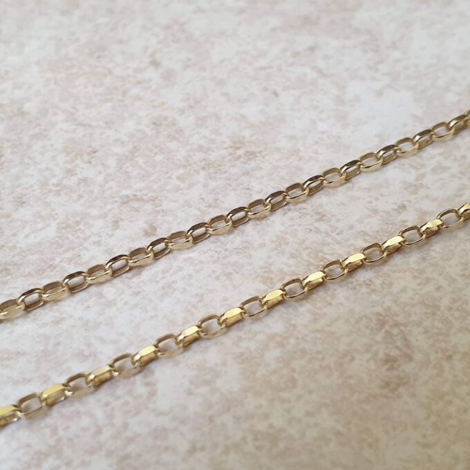 Oval Belcher or Rolo Chain in 9ct Gold, 17.5 inches.