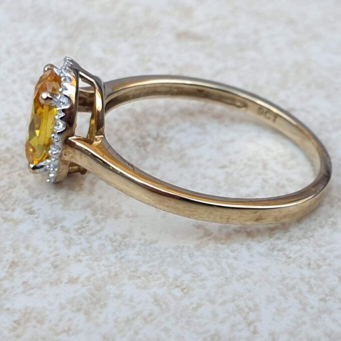Vibrant Sunshine Yellow Paste Ring in 9ct Gold,  a UK O or a US 7 1/2.