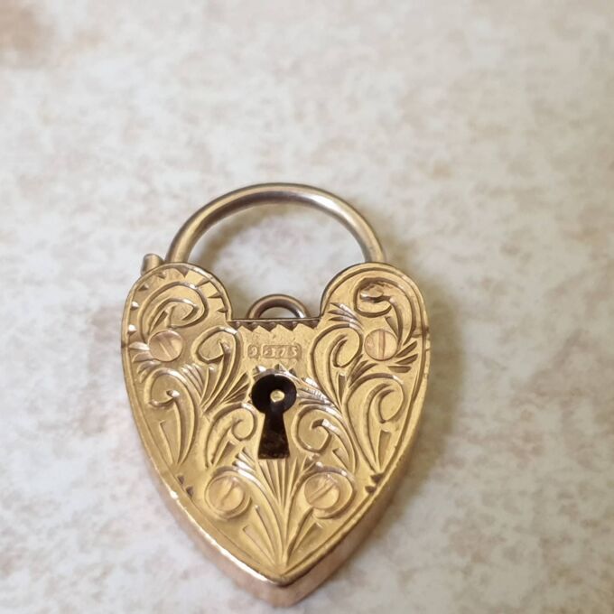 Ornate Heart Padlock Pendant in 9ct Gold