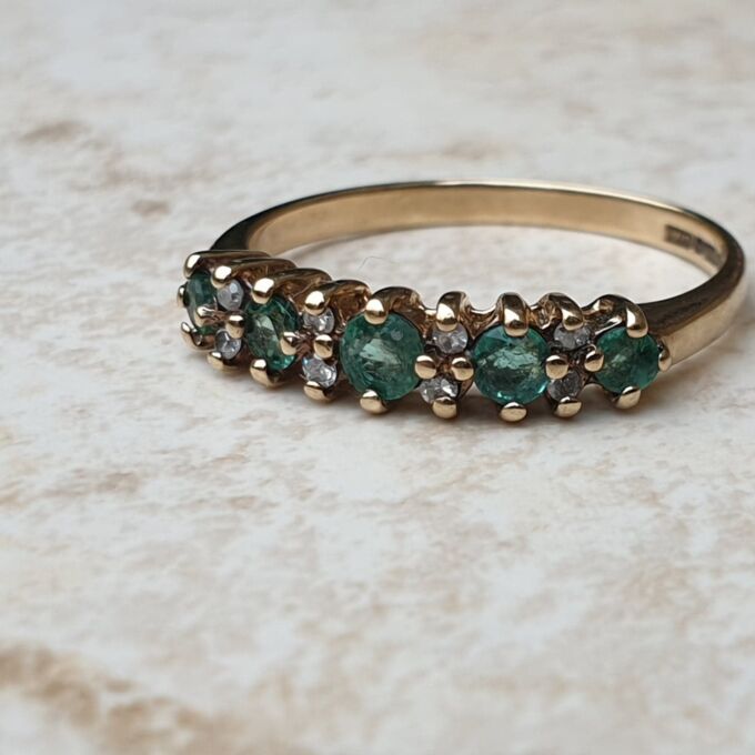 Emerald and Diamond Ring in 9ct Gold, a UK L or a US 6.