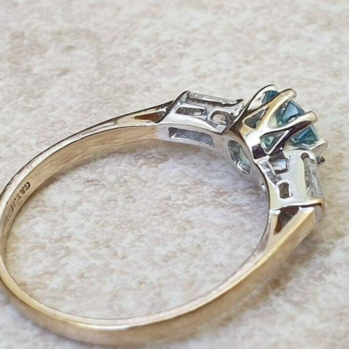 Topaz and Ring in 9ct Gold,  a UK O or a US 7 1/2