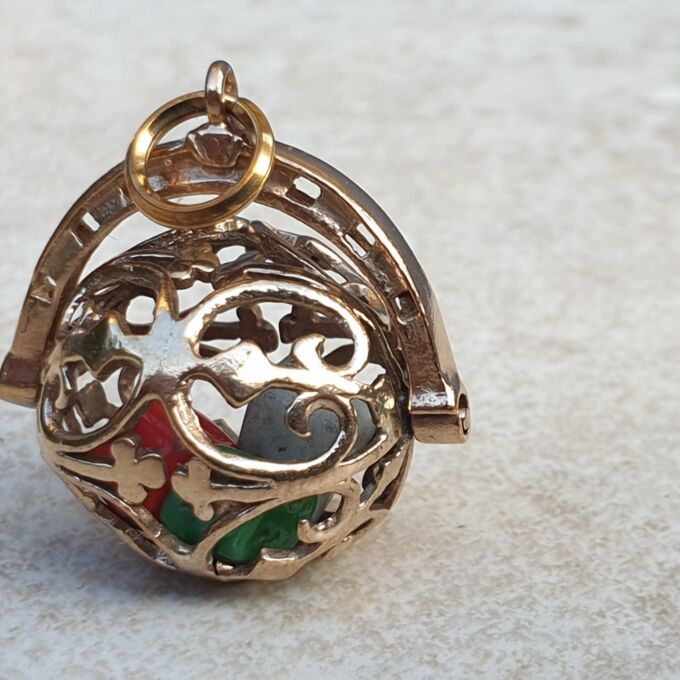 Dice Spinner Pendant in 9ct Gold