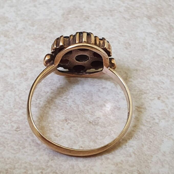 Garnet and Turquoise Ring in 9ct Gold.