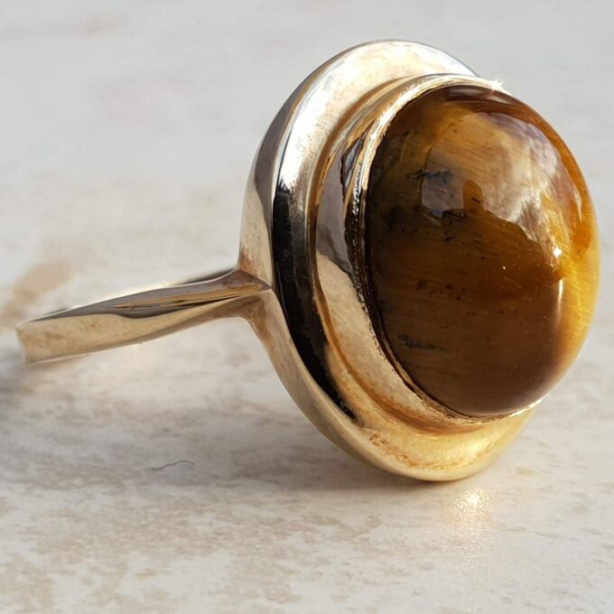 Striking Tigers Eye Frame Ring in 9ct Gold, a UK N 1/2 or a US 7.