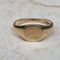 Simple Squared Signet Ring in 9ct Gold, a UK O or a US 7 1/2