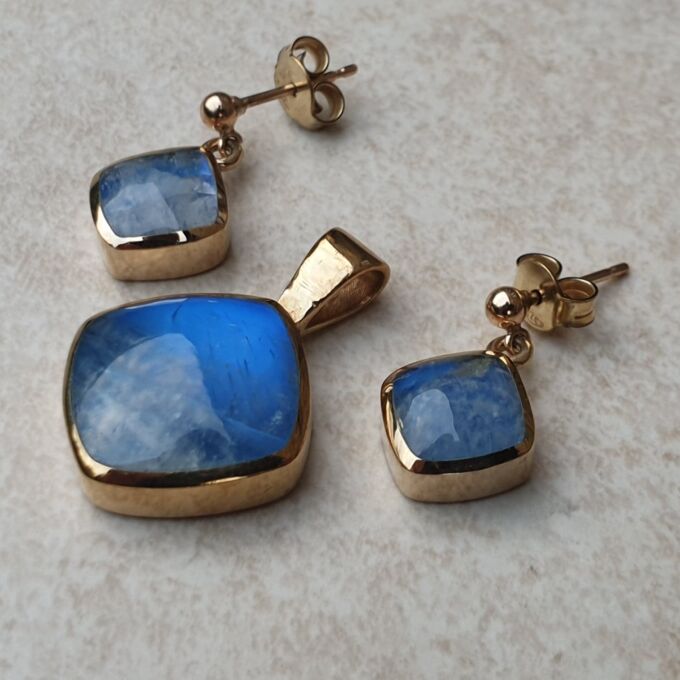 Blue Moonstone Cushion Pendant in 9ct Gold