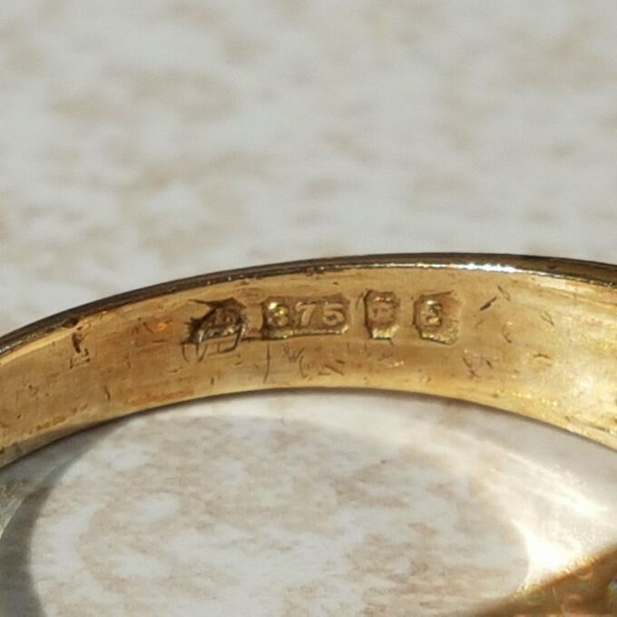 Sale – Chunky Opal and Garnet 9ct Gold Ring, a UK L 1/2 or a US 6 1/4.