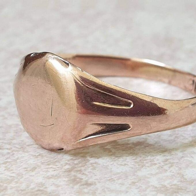 Edwardian Signet Ring in 9ct Rose Gold.