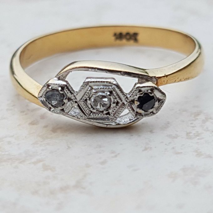 Art Deco Trilogy Diamond Ring in 18ct Gold & Platinum, a UK J 1/2 or a US 5 1/4.