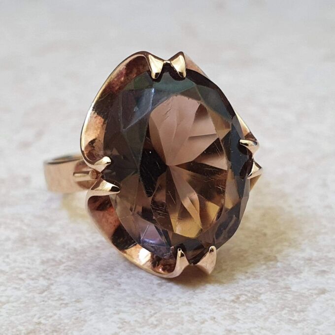 Bold Smoky Quartz Ring in 9ct Gold.