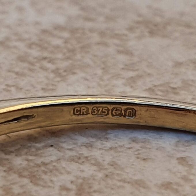 Pink Sapphire Ring in 9ct Gold, a UK R or a US 9.