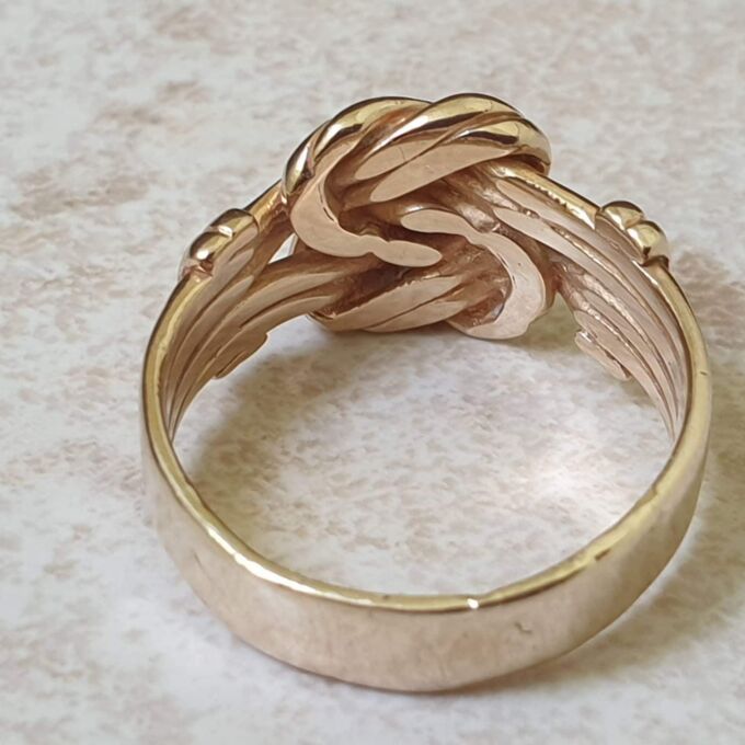 Double Lovers Knot Ring in 9ct Gold, a UK Q 1/2 or a US 8 1/2