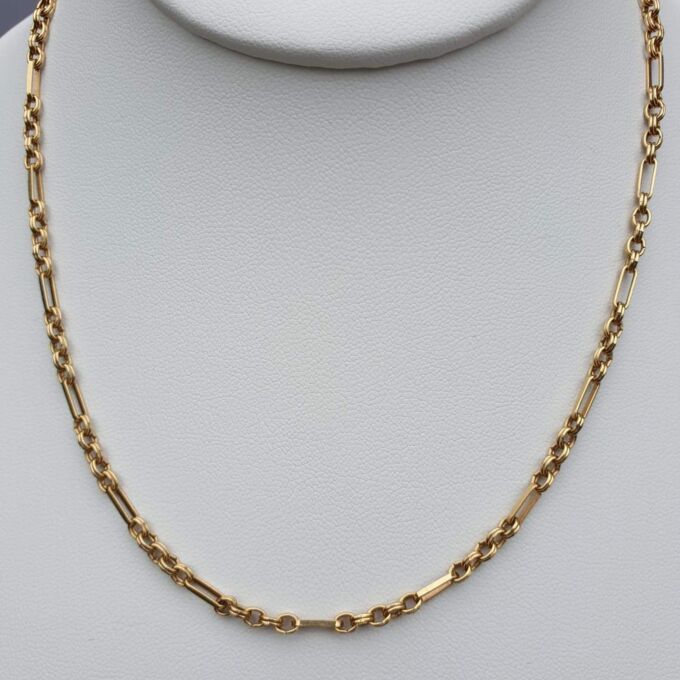 Fancy Belcher Chain in 9ct Gold,  16 inches in length.