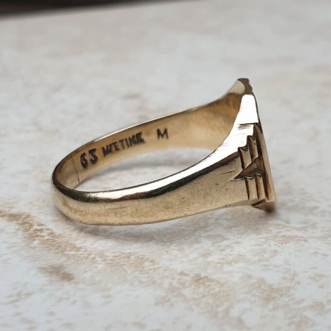 Diamond Set Sunray Signet Ring in 9ct Gold, a UK U 1/2 or a US 10 1/2