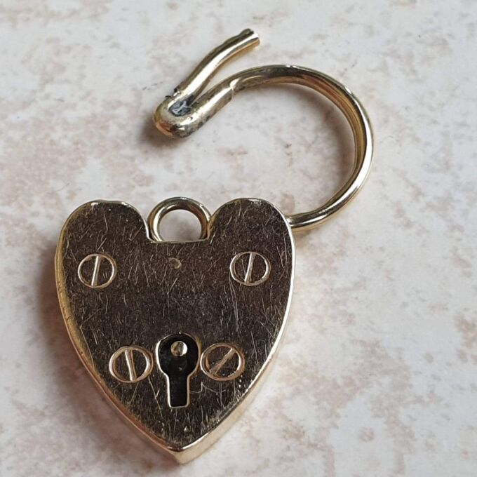 Plain Heart Shaped Padlock in 9ct Gold