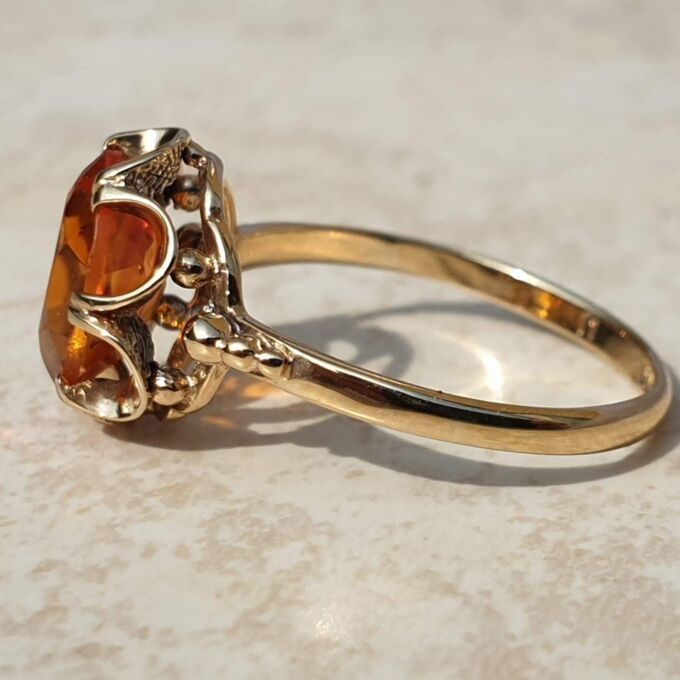 Madeira Citrine Oval Solitaire Ring in 9ct Gold,  a UK P 1/2 or a US 8.