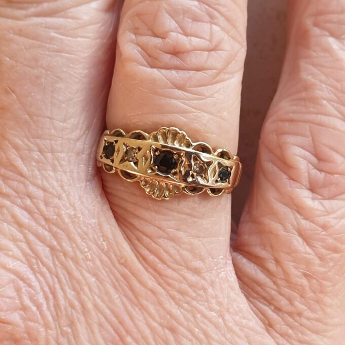 Sapphire and Diamond Ring in 9ct Gold,  a UK L 1/2 or a US 6 1/4.