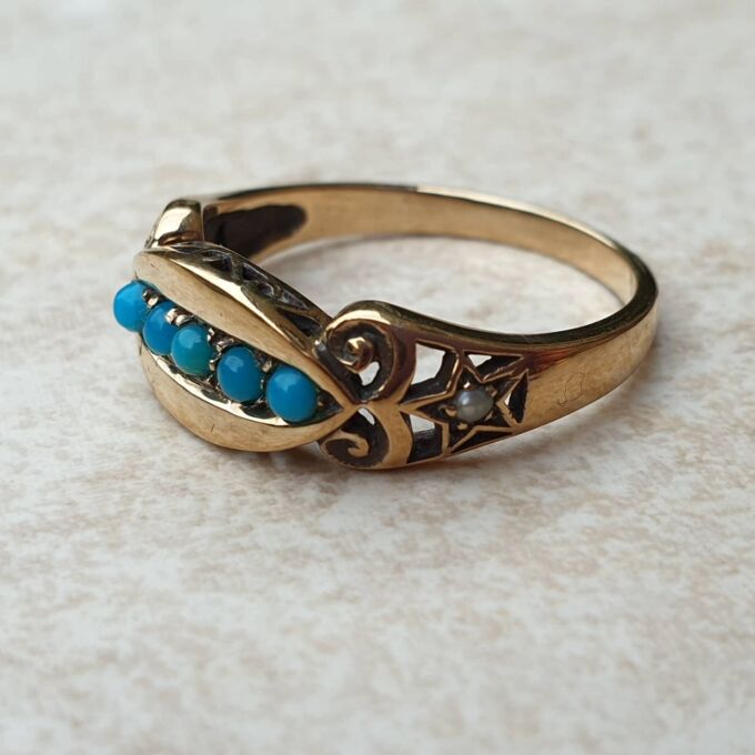 Vintage Turquoise Paste Ring in 9ct Gold,  a UK M – M 1/2 or a US 6 1/2.