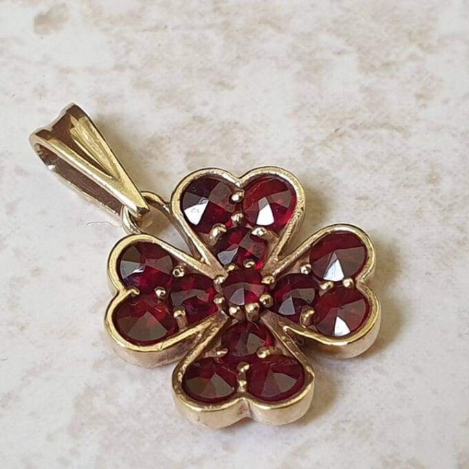 Garnet Four Leaf Clover Pendant in 9ct Gold