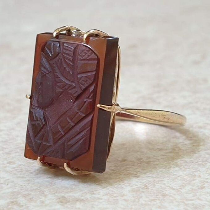 Bold Carnelian Cameo Ring in 9ct Gold, a UK K or a US 5 1/2.