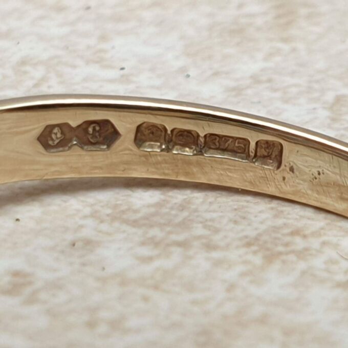 Graduating Five Stone Opal Ring in 9ct Gold,  a UK O or a US 7 3/4.