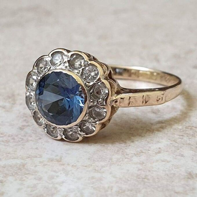 Synthetic Sapphire Ring in 9ct Gold.