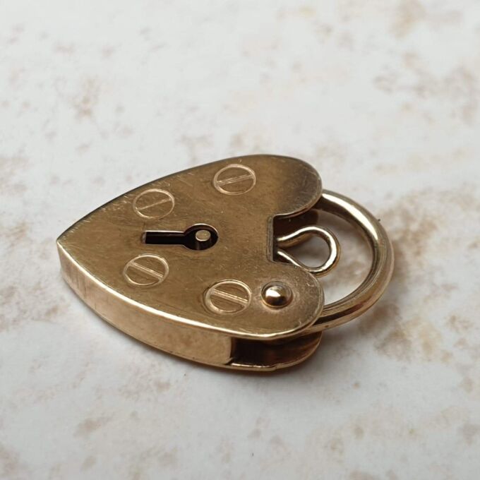 Plain Heart Padlock in 9ct Gold