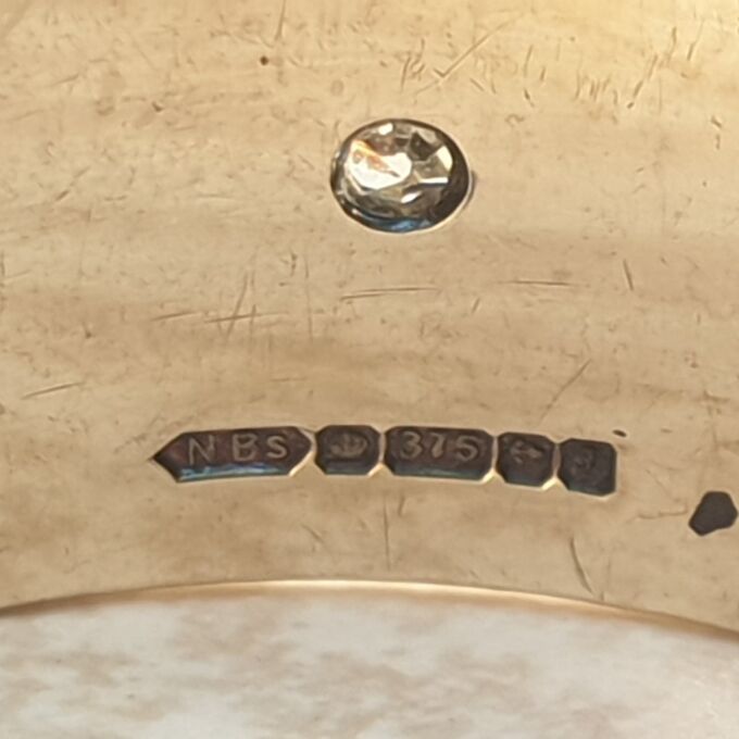 Diamond Set Signet Ring in 9ct Gold, a UK U or a US 10 1/2