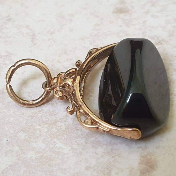 Onyx Spinner Fob Pendant in 9ct Gold.